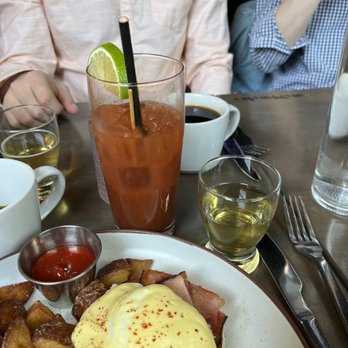 Farm Bar - Lakeview - Bloody Mary - Bars Near Me - Chicago, Illinois