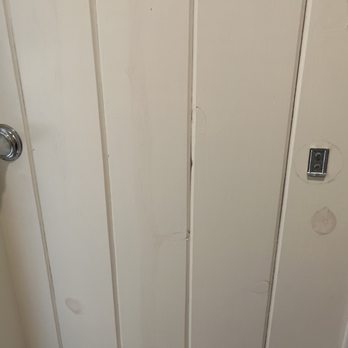 Benchmark Management - The walls didn't even have a full coat of paint on them throughout. - Vacation Rentals Near Me - Santa Rosa Beach, Florida Benchmark Management - The walls didn't even have a full coat of paint on them throughout. - Vacation Rentals Near Me - Santa Rosa Beach, Florida