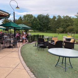 Stoner Grille - Patio, relaxing area