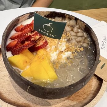 Tong Sui - Coconut Bowl - Desserts Near Me - Cupertino, California