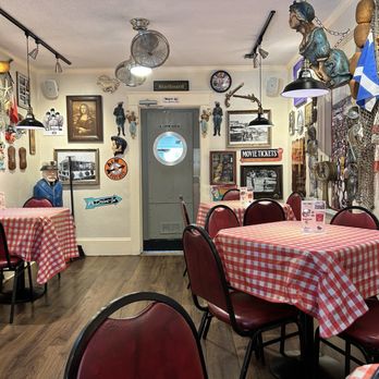Tonys Chowder House - Dining room - Seafood Near Me - Mount Dora, Florida