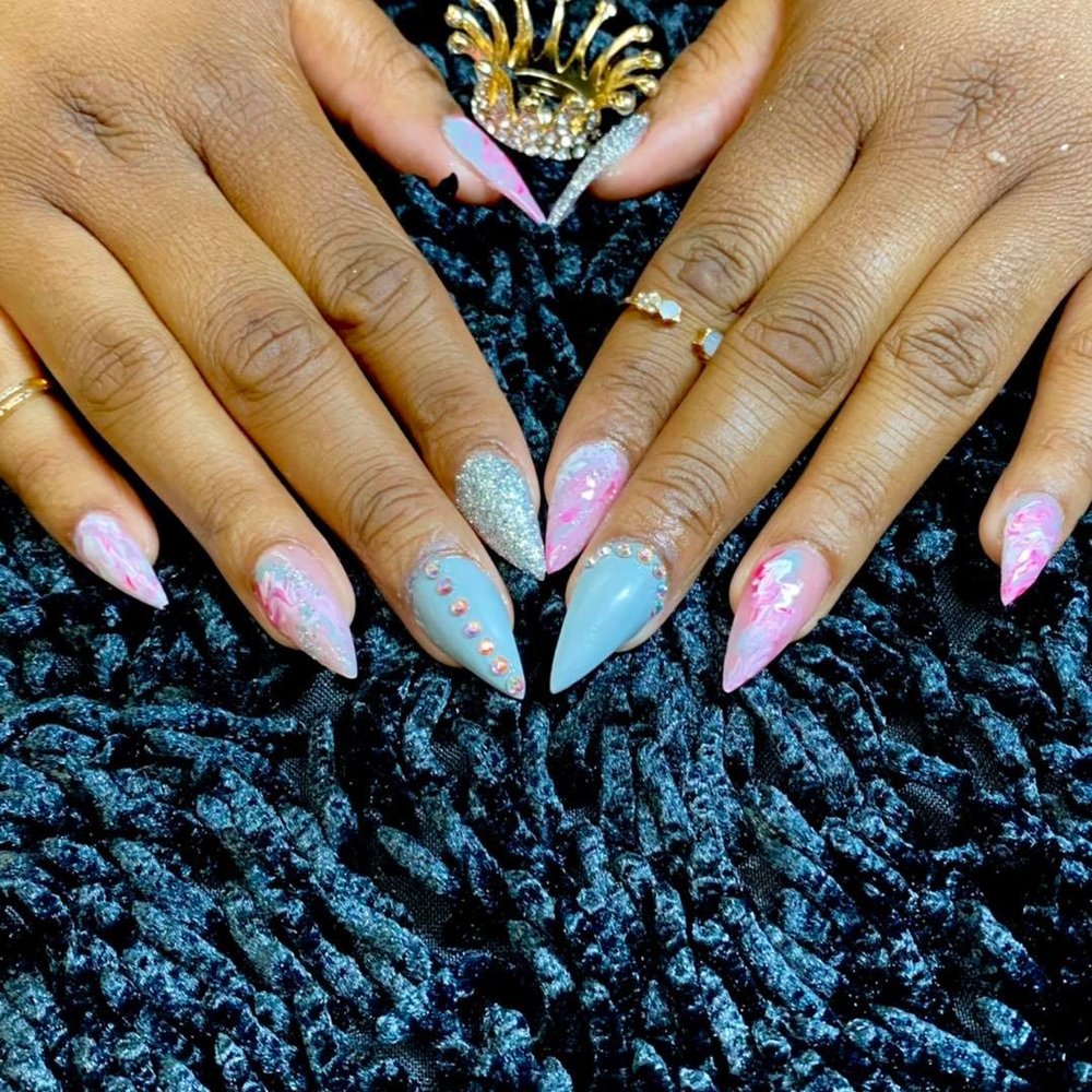 ROYAL LOTUS NAILZ Updated September 2024 15 Photos 235 W 35th St, Davenport, Iowa Nail