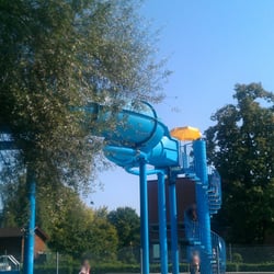 Restaurant Freibad Auhof - Freibad Auhof Schwammendingen - Die Wasserrutsche begeistert jung und alt
