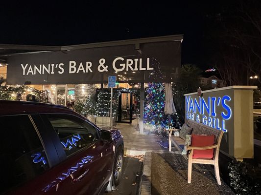 Yanni's Bar & Grill by null