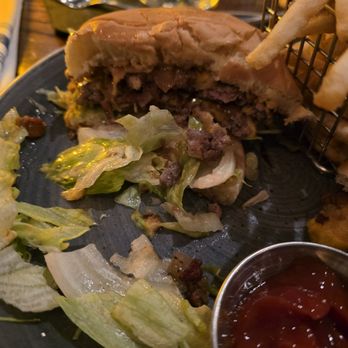 Wence's - The smashburger was messy, but tasty. - New American Near Me - Pleasant Hill, California