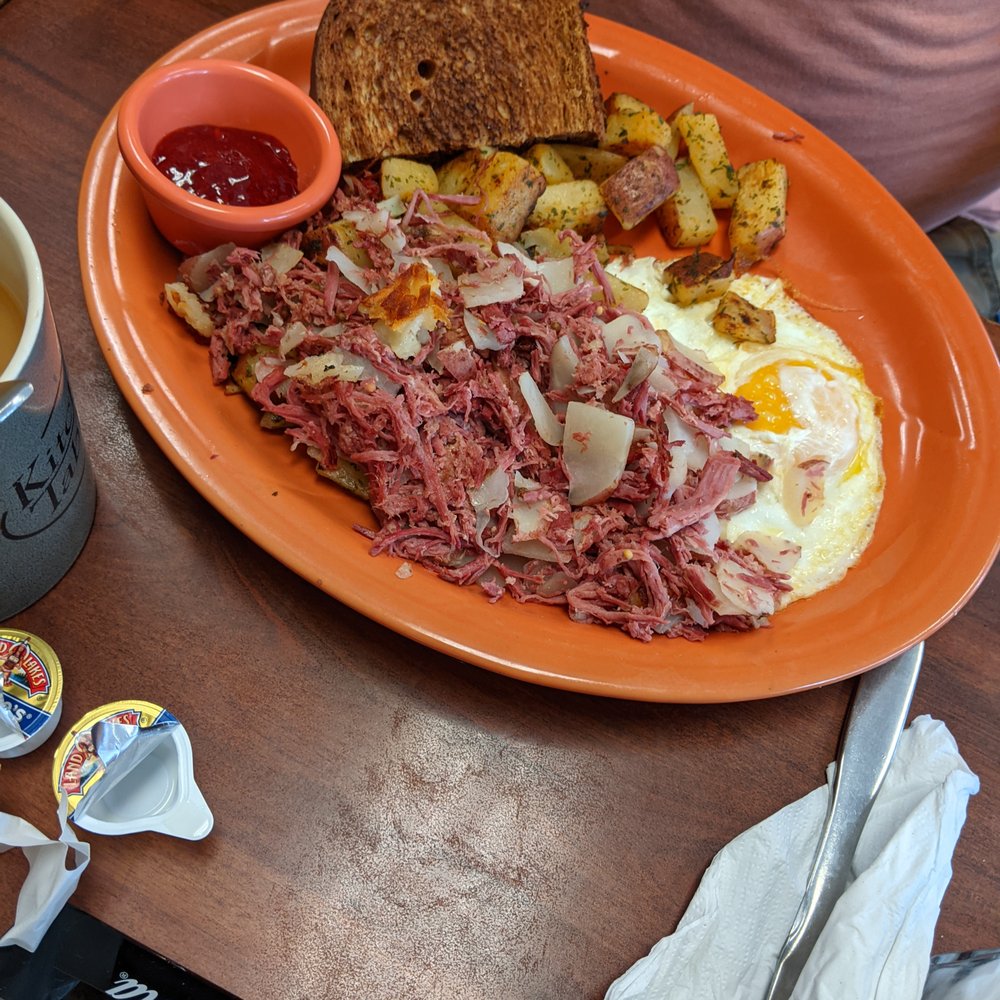 Kitchen Table Cafe - Cornned beef hash - Breakfast & Brunch Near Me - Vancouver, Washington
