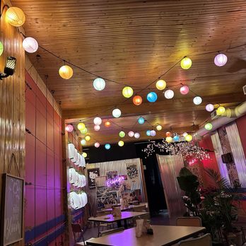 Ezankaya - Inside - Thai Near Me - Chicago, Illinois