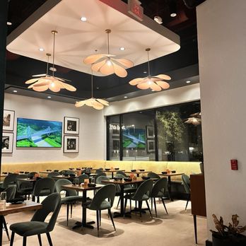 MaBi Tropical - Indoor seating - Latin American Near Me - Charlotte, North Carolina MaBi Tropical - Indoor seating - Latin American Near Me - Charlotte, North Carolina