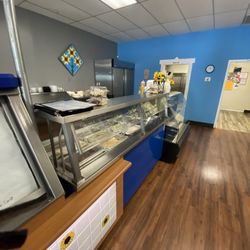 Mom n ems Eats And Sweets - Interior