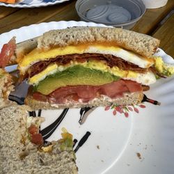 Molli's Cafe