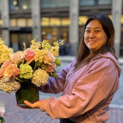Robin's Flower Shop - Beautiful Blooms always delivered with a bright smile