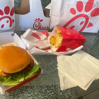 Chick-fil-A - Friday 7/22/22 lunch after 1hr 20min at the drive thru - Salad Near Me - Palm Desert, California Chick-fil-A - Friday 7/22/22 lunch after 1hr 20min at the drive thru - Salad Near Me - Palm Desert, California