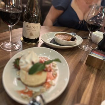 Malone's - Pinot noir and dessert - Steakhouses Near Me - Chattanooga, Tennessee Malone's - Pinot noir and dessert - Steakhouses Near Me - Chattanooga, Tennessee