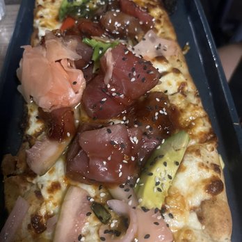 Treylor Park - Ahi tuna flatbread - New American Near Me - Savannah, Georgia Treylor Park - Ahi tuna flatbread - New American Near Me - Savannah, Georgia