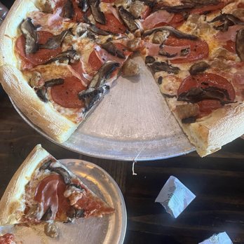 600 Degrees - The Presidio pizza - Bars Near Me - Round Rock, Texas