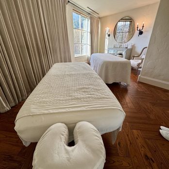Posthotel Leavenworth - Massage room - Hotels Near Me - Leavenworth, Washington Posthotel Leavenworth - Massage room - Hotels Near Me - Leavenworth, Washington