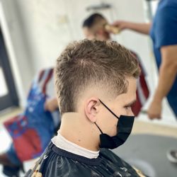 Luis The Barber - Burst fade by Luis the Barber.