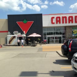 Canadian BBQ - Canadian BBQ in front of the Canadian Tire at Dixie/ Dundas