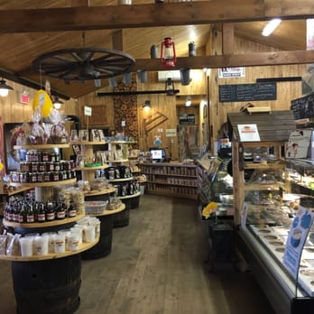 Ma Cabane en Gaspesie - Very cozy designed interior - Bakeries Near Me - Mont-Joli, Quebec