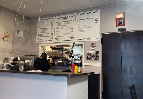 Lucky's Burgers & Shakes by null