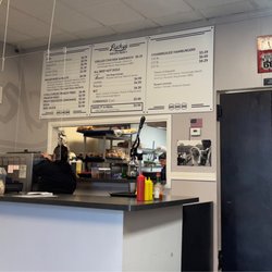 Lucky's Burgers & Shakes - Inside/menu