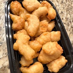 Mr.Hui's Chinese Restaurant - Sweet and sour chicken with the sauce on the side. This is the dinner portion.