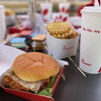 Chick-fil-A - Spicy Deluxe Sandwich - Fast Food Near Me - Santa Barbara, California Chick-fil-A - Spicy Deluxe Sandwich - Fast Food Near Me - Santa Barbara, California