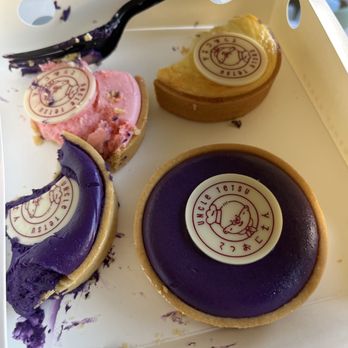 Uncle Tetsu - Tarts! Strawberry, Original, Ube (clockwise) - Desserts Near Me - Los Angeles, California Uncle Tetsu - Tarts! Strawberry, Original, Ube (clockwise) - Desserts Near Me - Los Angeles, California