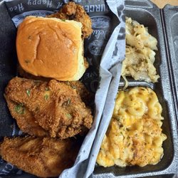 Glonda’s Homestyle - 6 piece wings with Mac and cheese and cabbage.