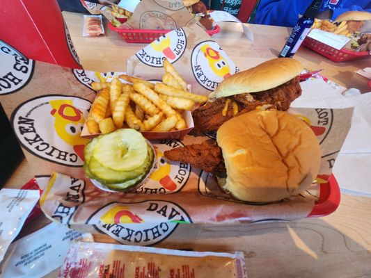 Dave's Hot Chicken by null