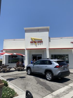 In-N-Out Burger by null