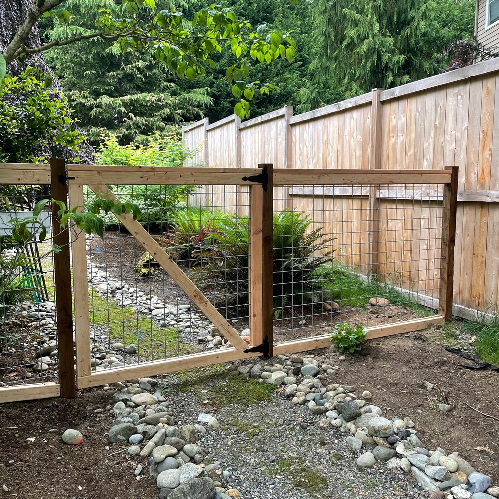 Hog wire Gate