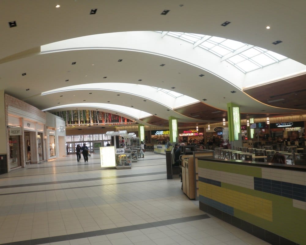dynamite upper canada mall