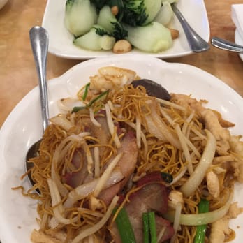 Fu Lam Moon - Special chow mein and garlic bok choy. - Dim Sum Near Me - Fremont, California Fu Lam Moon - Special chow mein and garlic bok choy. - Dim Sum Near Me - Fremont, California