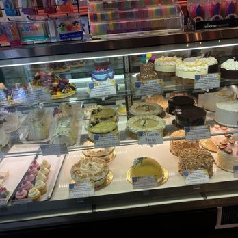 Freeport Bakery - Cake case - Bakeries Near Me - Sacramento, California Freeport Bakery - Cake case - Bakeries Near Me - Sacramento, California