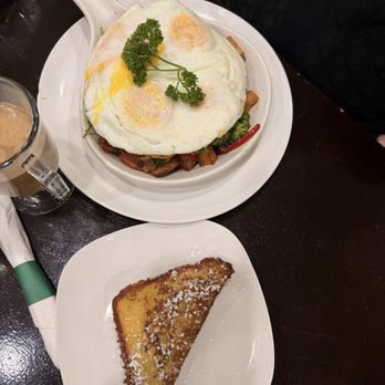 Savanna Restaurant - Veggie Skillet - Breakfast & Brunch Near Me - Chicago, Illinois Savanna Restaurant - Veggie Skillet - Breakfast & Brunch Near Me - Chicago, Illinois