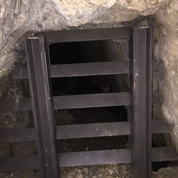 Dawn Mine Hike - as others have posted, the entrance to the mine is now closed off by the Forest Service - Hiking Near Me - Altadena, California