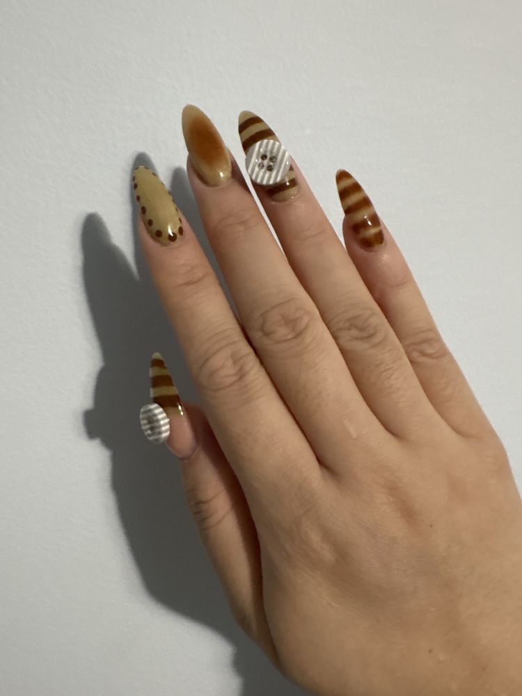 Cozy nails Logo