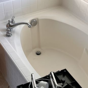 Angelica's Cleaning Services - clean tub - Home Cleaning Near Me Angelica's Cleaning Services - clean tub - Home Cleaning Near Me