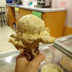Lourdes - Moka con almendra in a cone
