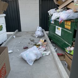 Vernola Marketplace - Disgusting, filthy.... Stinky!