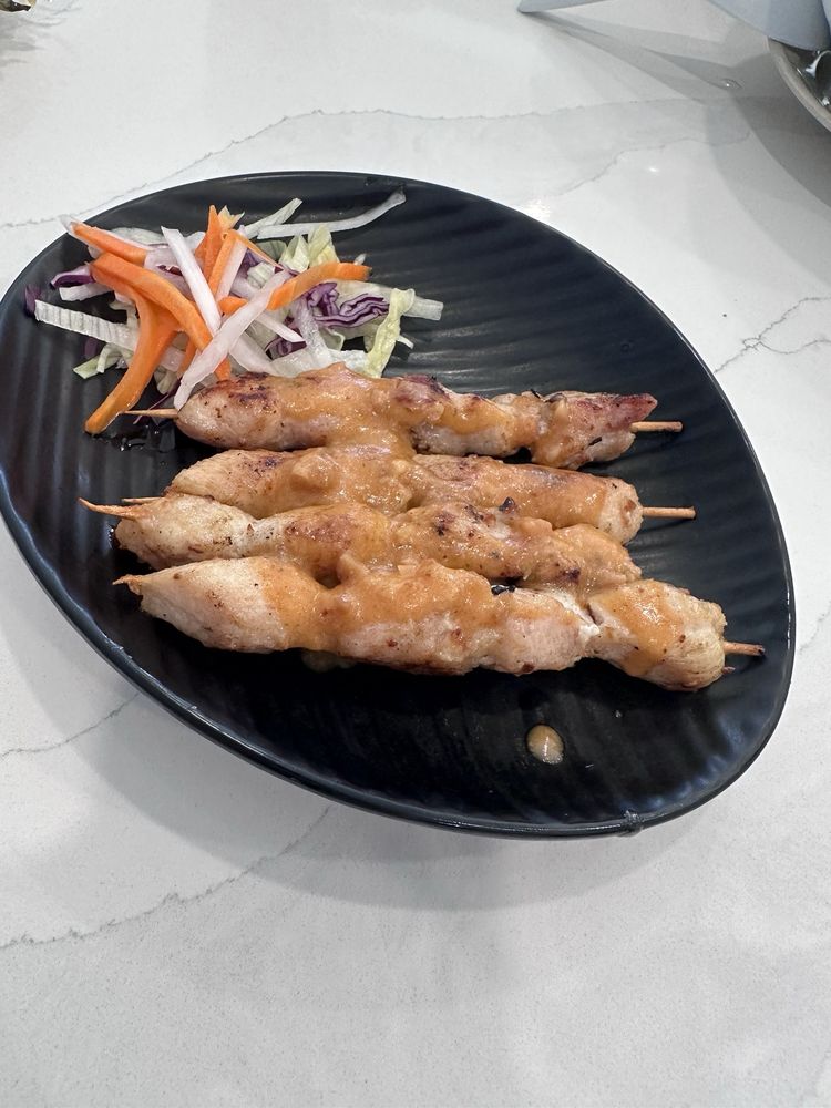 Basil Pho House Logo