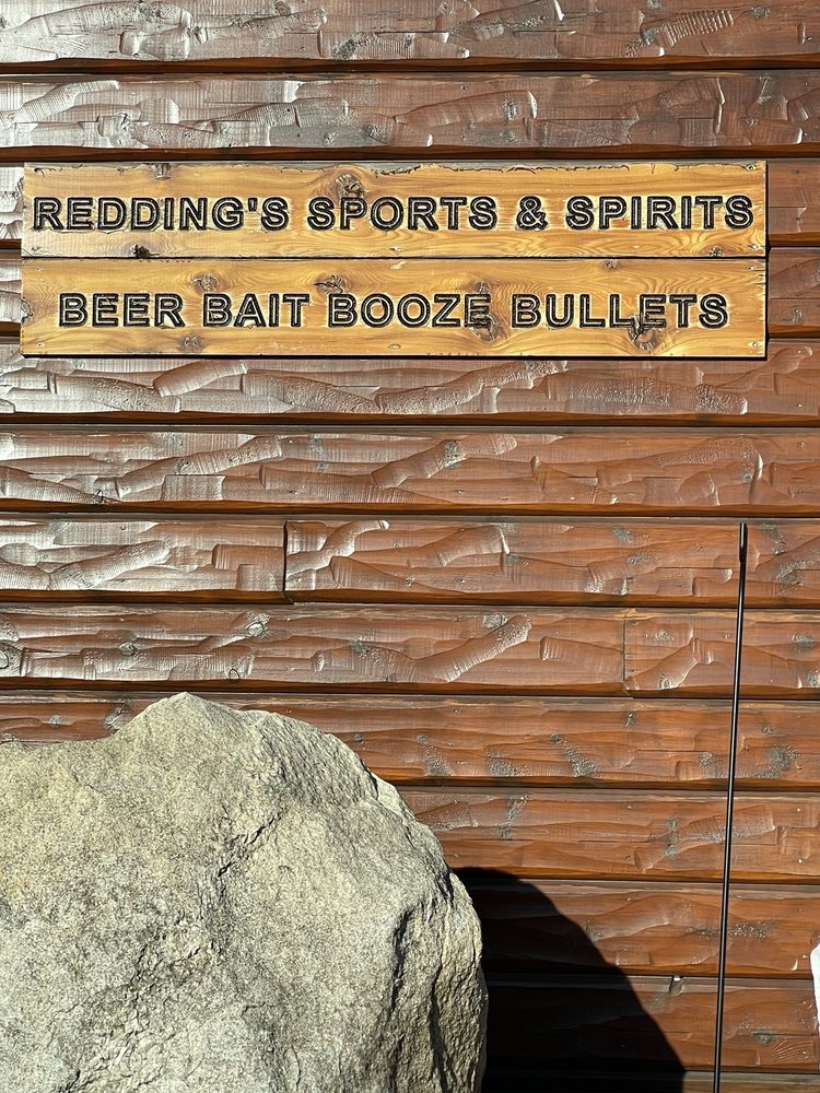 Reddings Sports & Spirits Logo