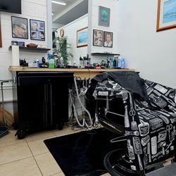 LB Barber Shop - Very very clean