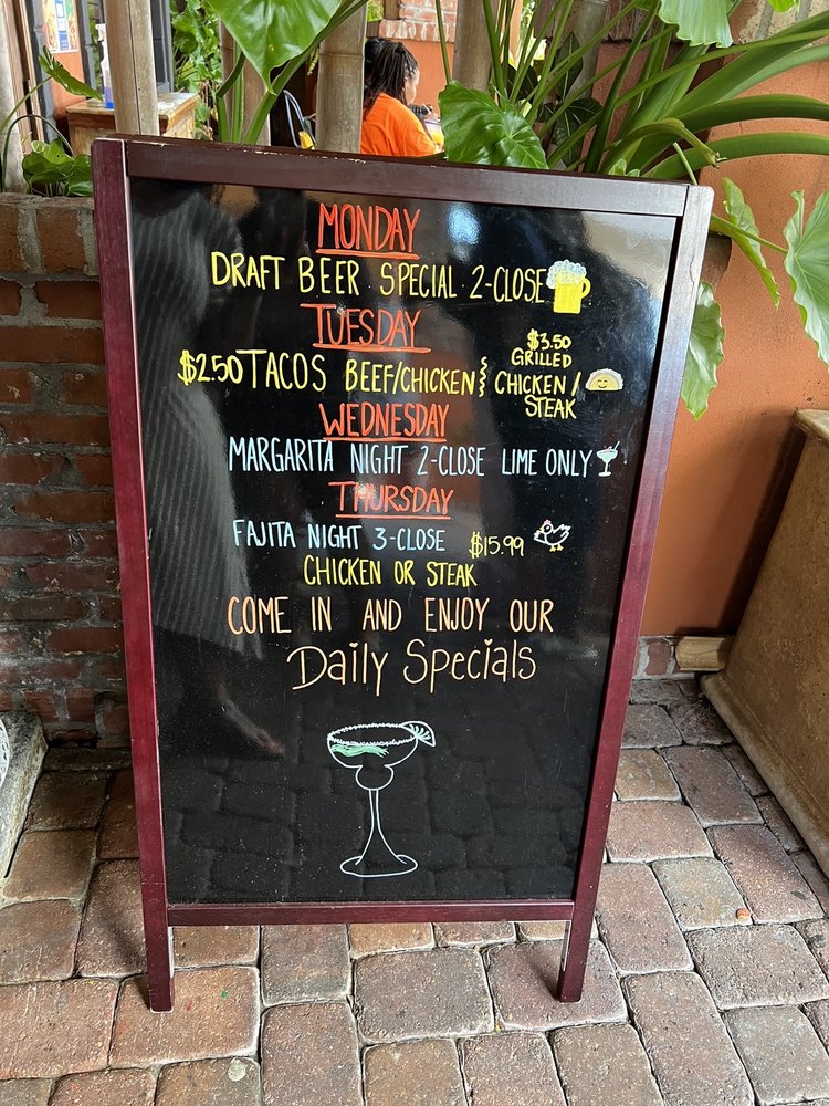 Aztecas Restaurant & Cantina