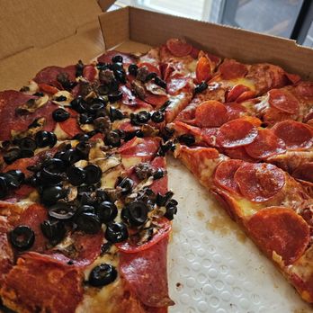 Fultano's Pizza - Pizza Near Me - Cannon Beach, Oregon