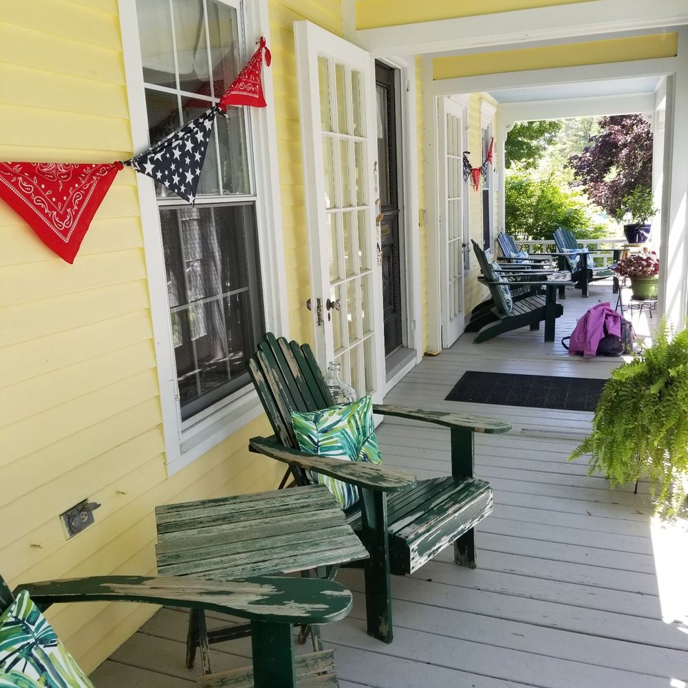 The Kendall Inn - Porch - Hotels Near Me - Freeport, Maine The Kendall Inn - Porch - Hotels Near Me - Freeport, Maine