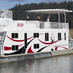 Emerald Cove Marina - Ultimate Houseboat Experience