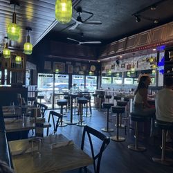 Lucky 8 - Dining area