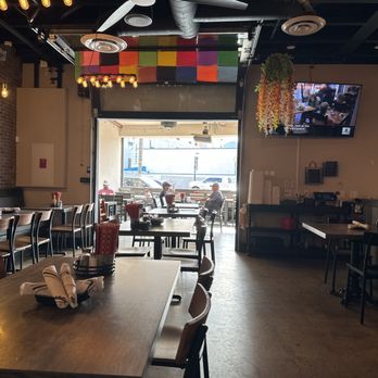 Chinitas - Dining area looking outside - Sushi Bars Near Me - Henderson, Nevada Chinitas - Dining area looking outside - Sushi Bars Near Me - Henderson, Nevada